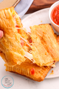 The Gooey, Cheesy Pizza Snack Everyone Fights Over